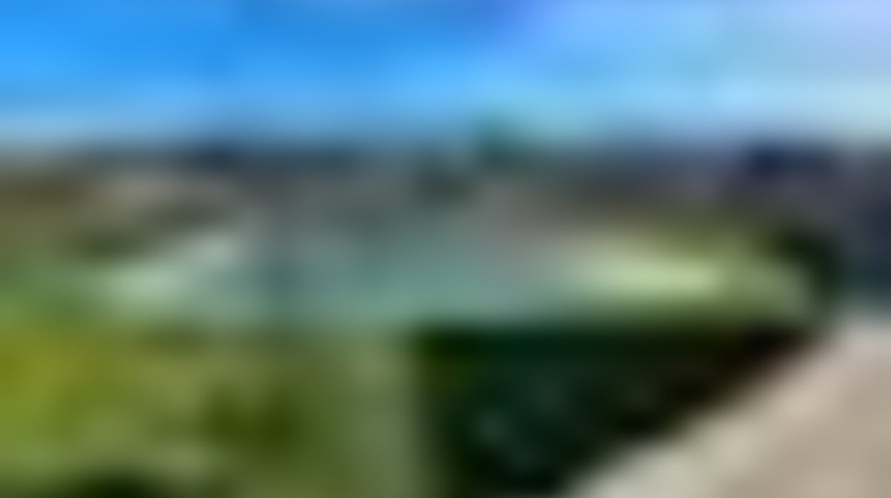 tiny_thumb_489473203