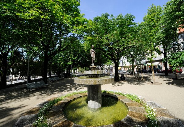estatua_menina_alameda