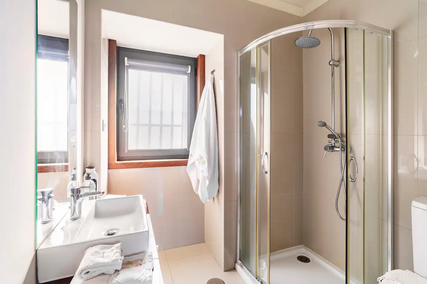 22920db8_b504_4ce1_bff2_ec67cbee5827