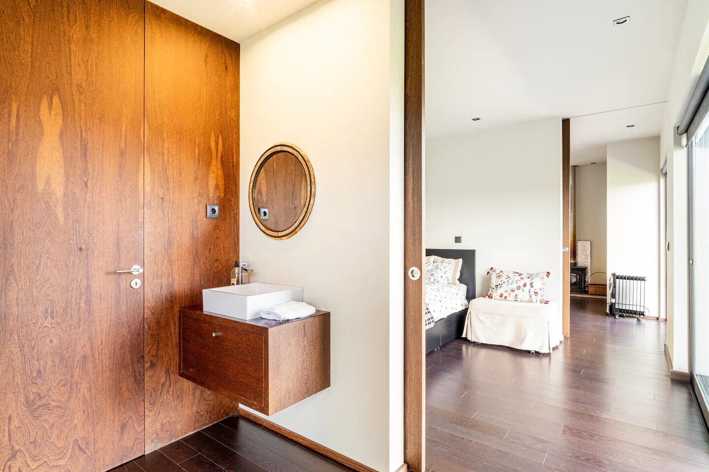 e5db1fa4_59e1_4abf_9fd1_28d28253ab90