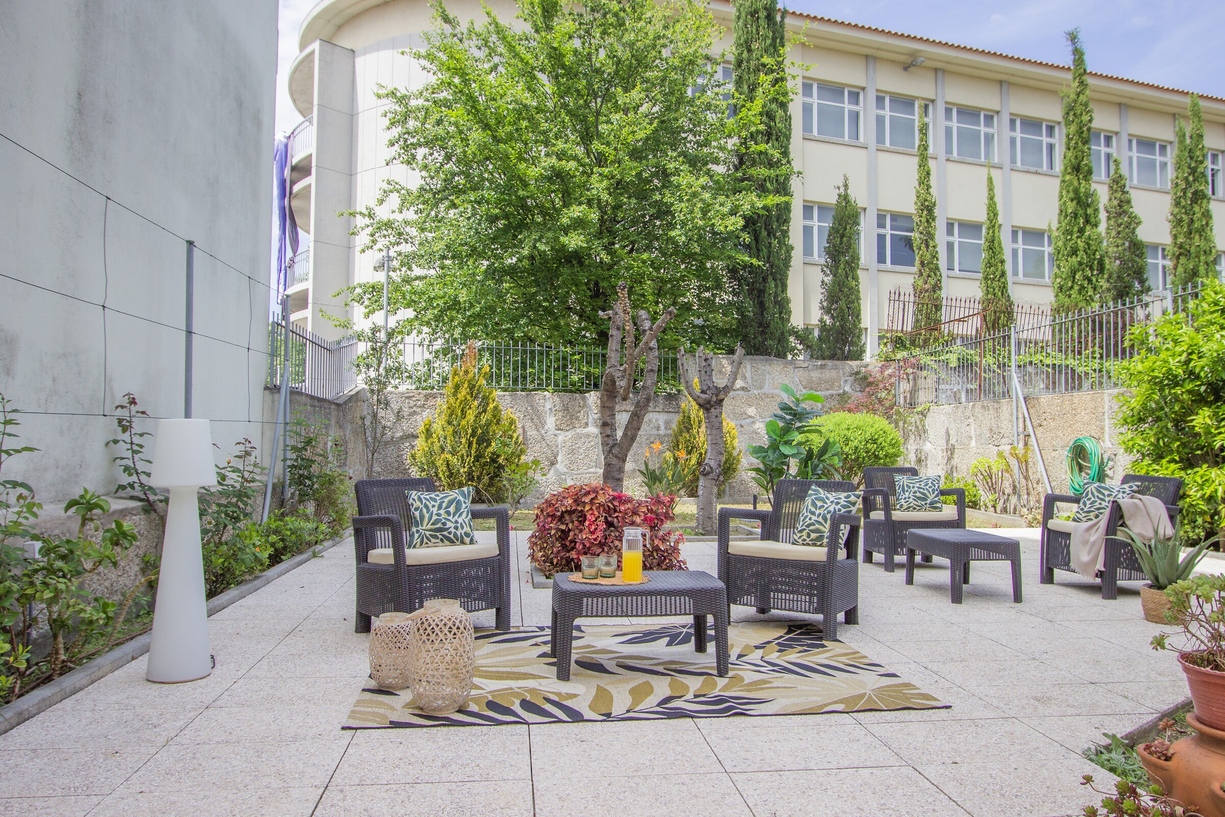 NOVOS EMPREENDIMENTOS TURÍSTICOS E ALOJAMENTOS LOCAIS